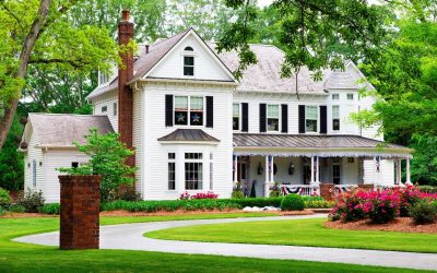 Pros and Cons of Buying an Older House